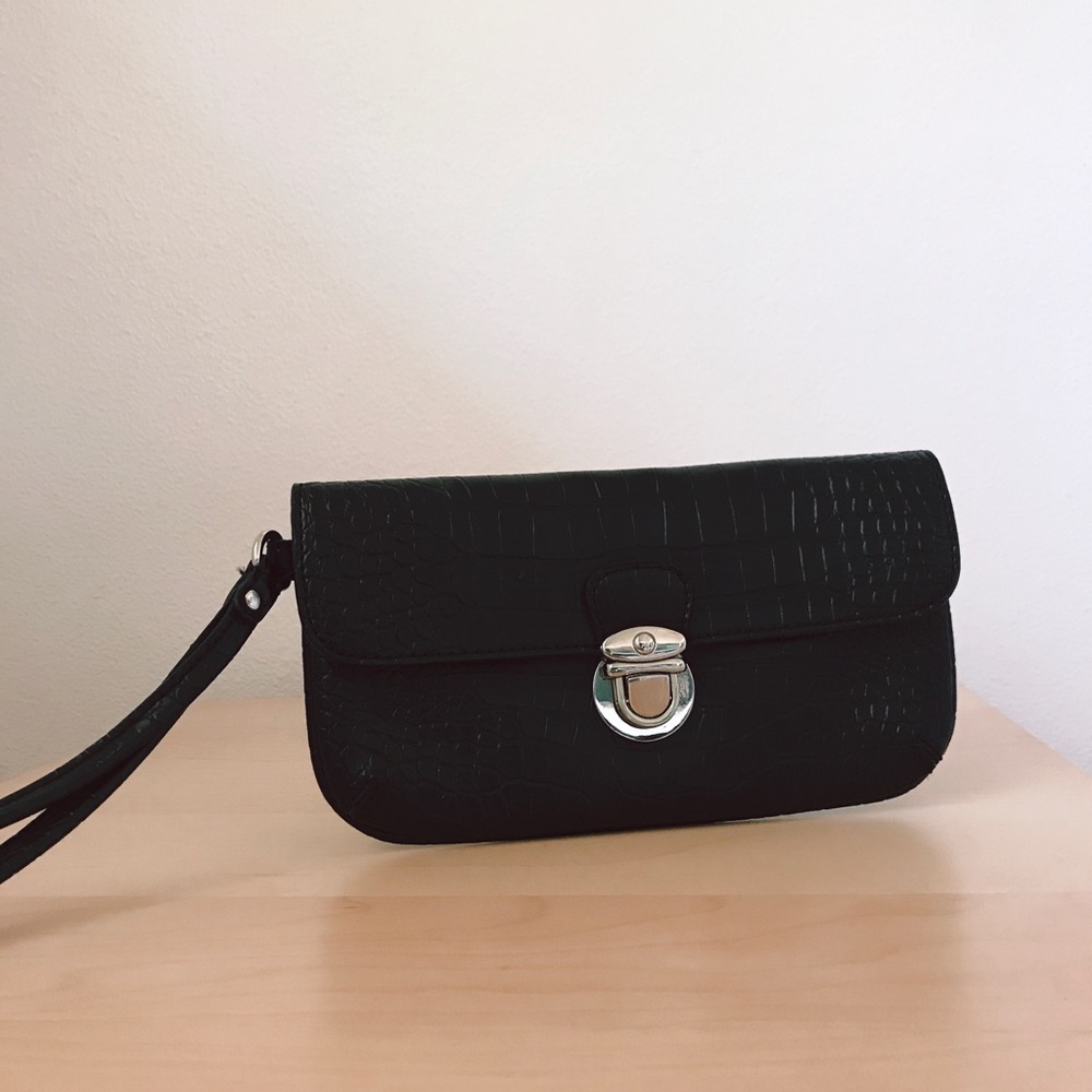 Anne Taylor Loft wristlet